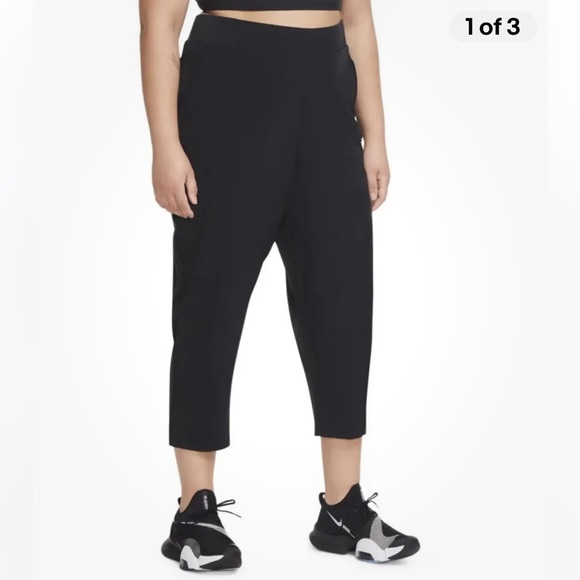 Nike Pants - Nike Bliss Victory Capri Women Plus Sz 3X Black Dri-fit Crop Length pockets NWOT